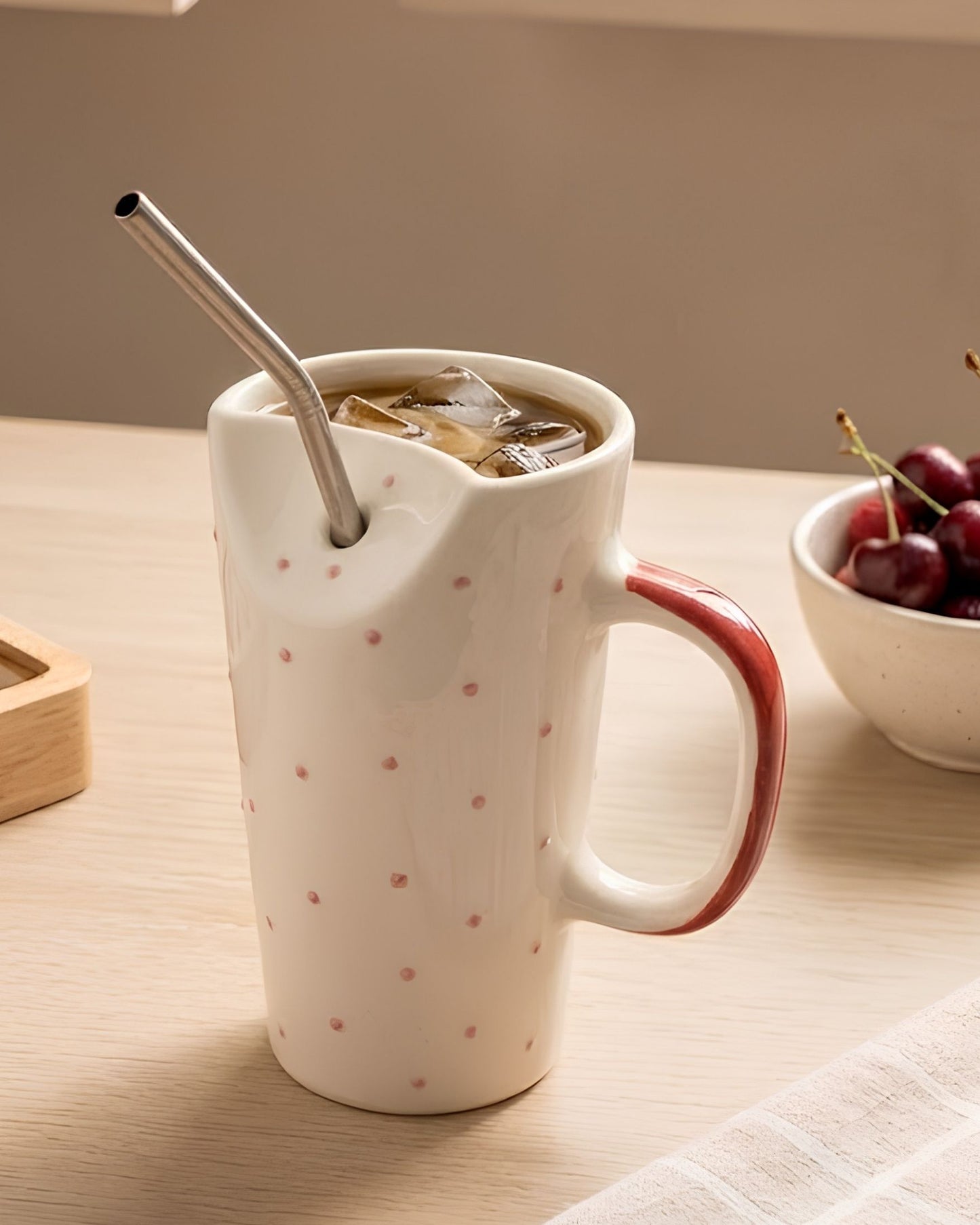 Red dots tumbler - With Lid & Straw (350ml)