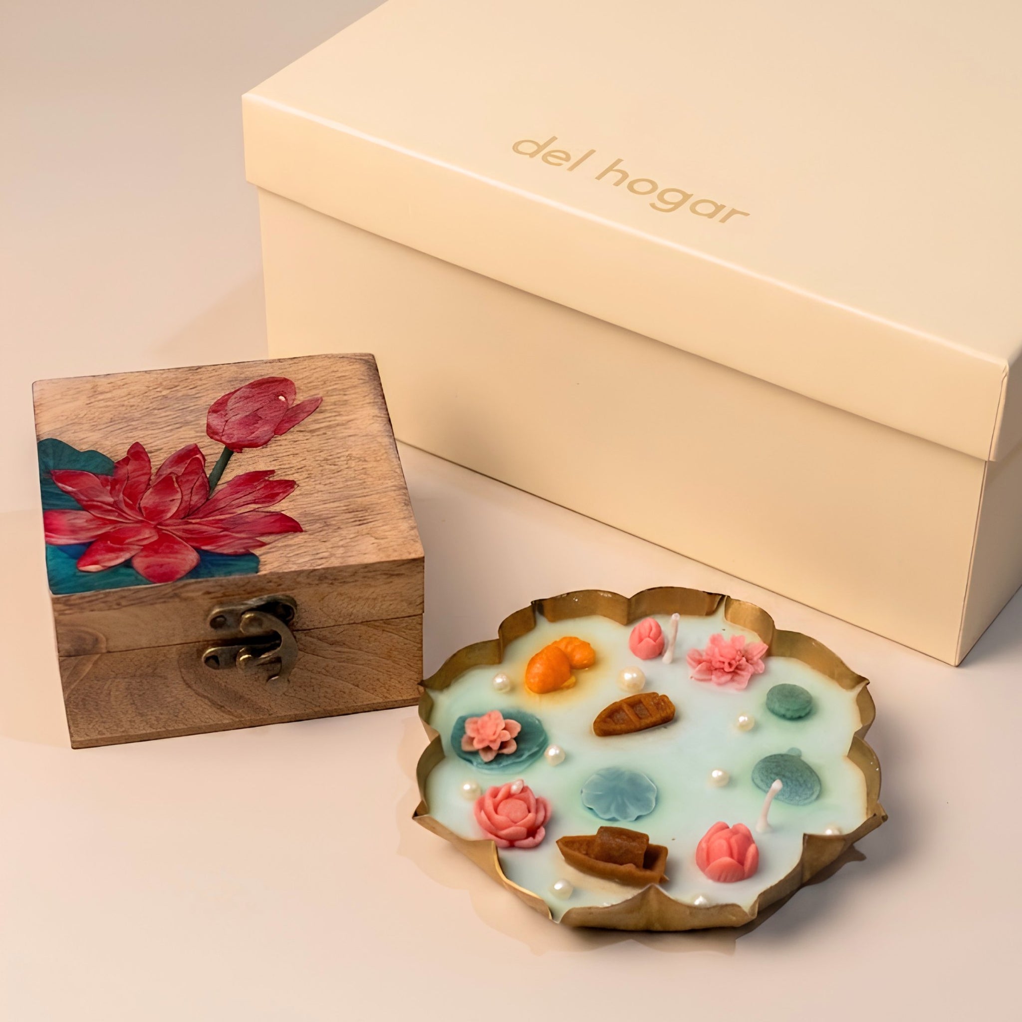 Giftbox-Lotus Bloom (Keepsake Box + Lotus Pond Candle)