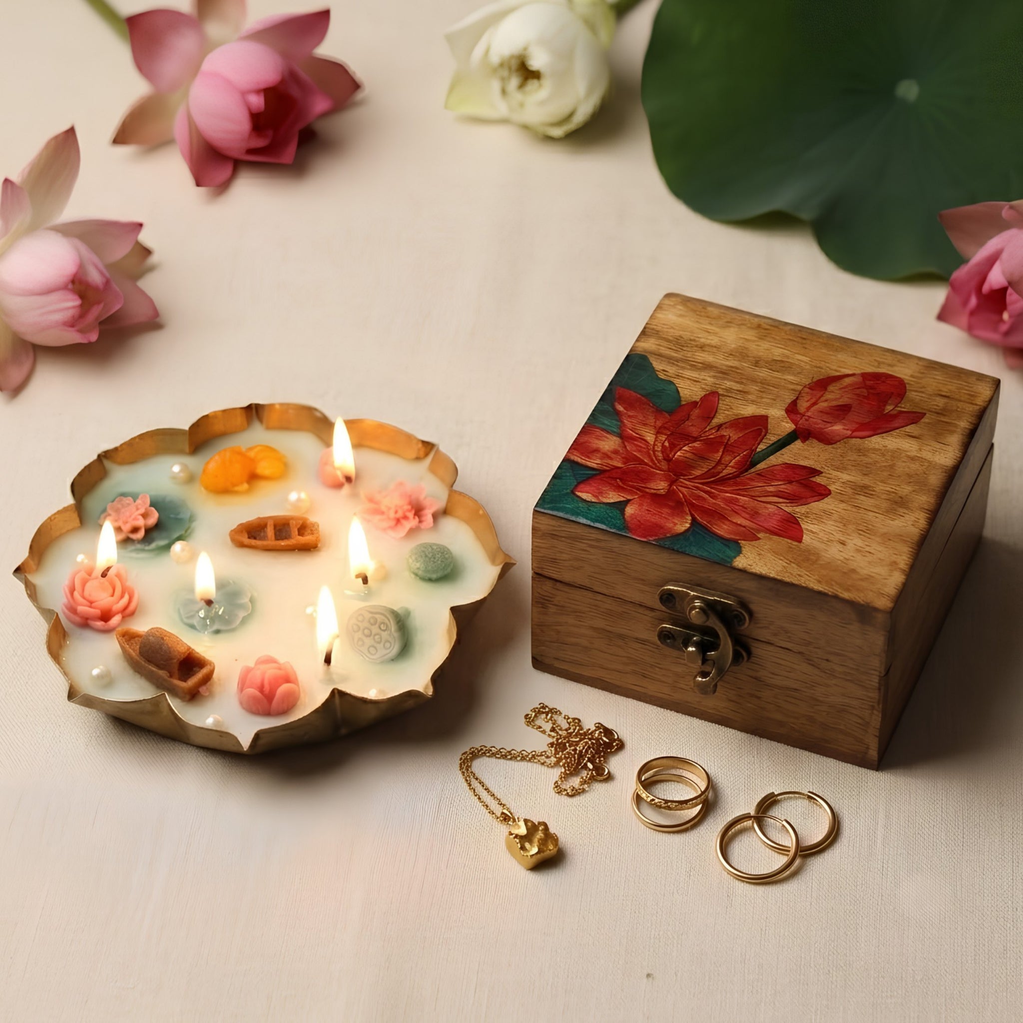 Giftbox-Lotus Bloom (Keepsake Box + Lotus Pond Candle)