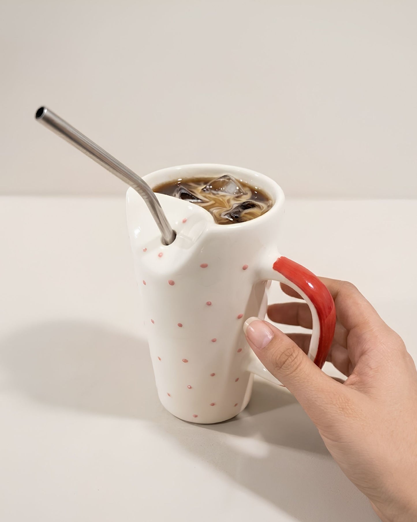Red dots tumbler - With Lid & Straw (350ml)