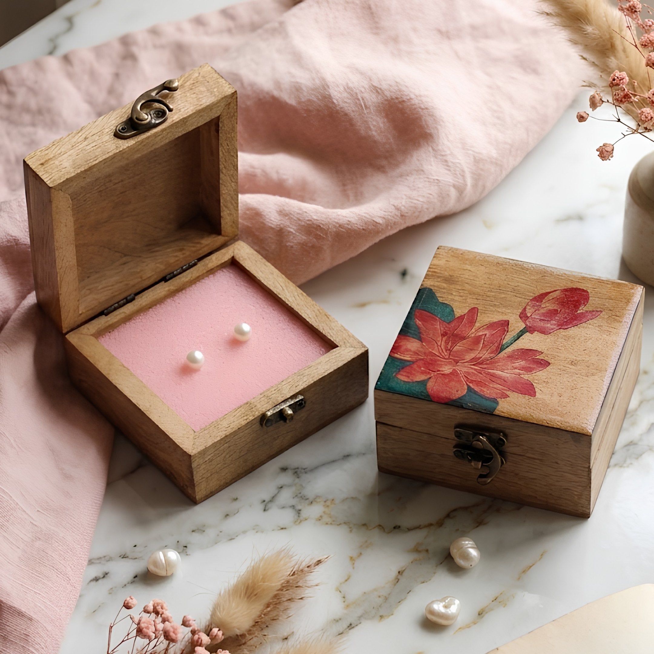 Giftbox-Lotus Bloom (Keepsake Box + Lotus Pond Candle)