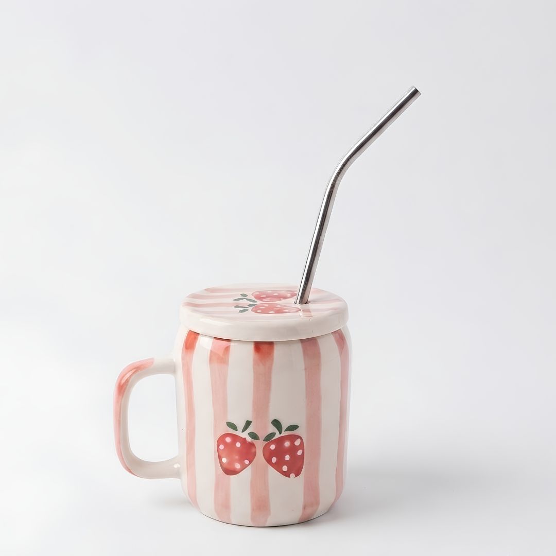 Strawberry tumbler with straw (370ml)