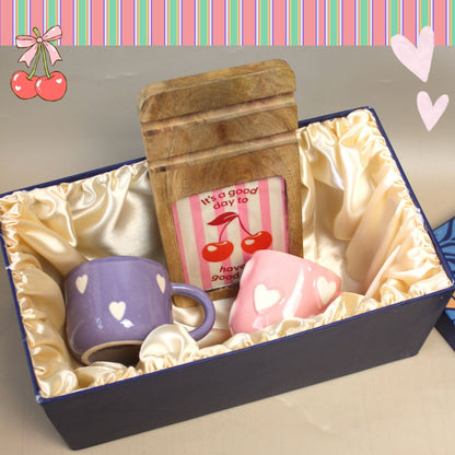 Cherry heart gift set close up - del hogar