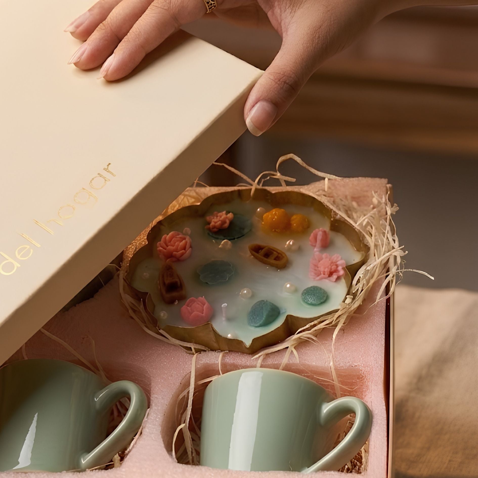Giftbox- Tea by the Lotus Pond (4 Tea Cups + Lotus Pond Candle)