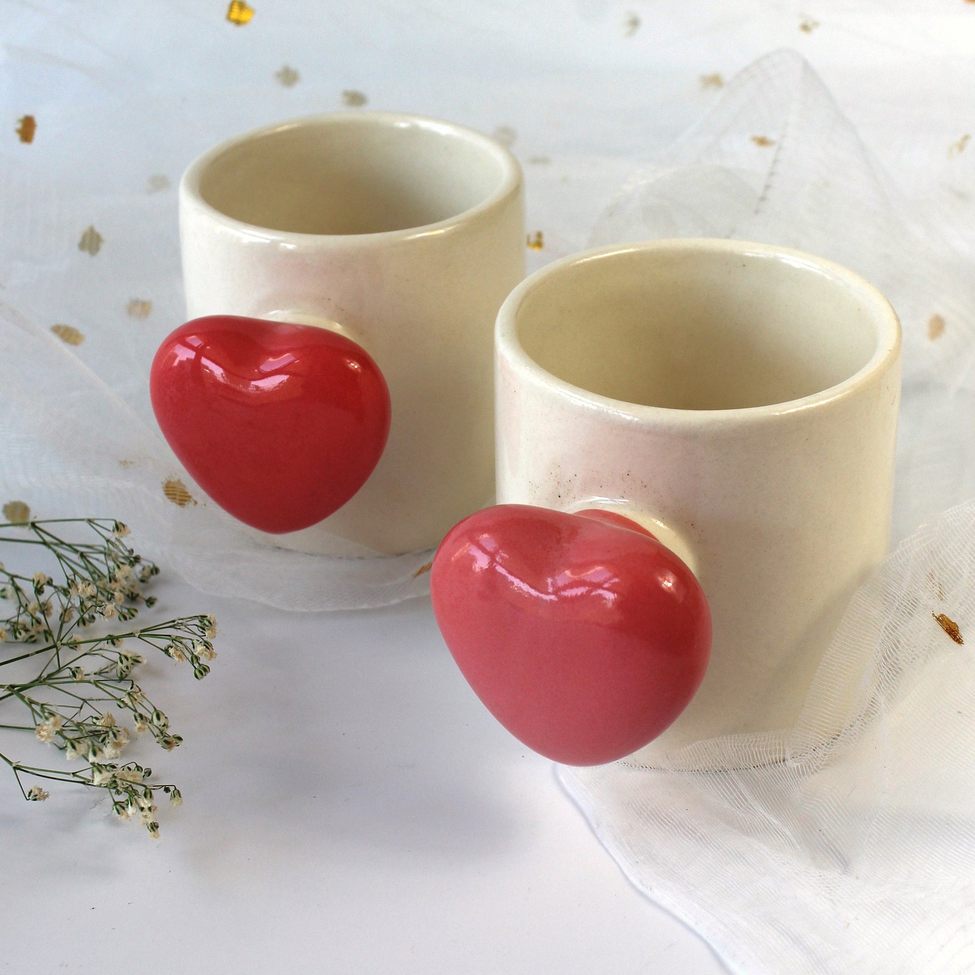Heart handle ceramic mugs set of 2 - del hogar