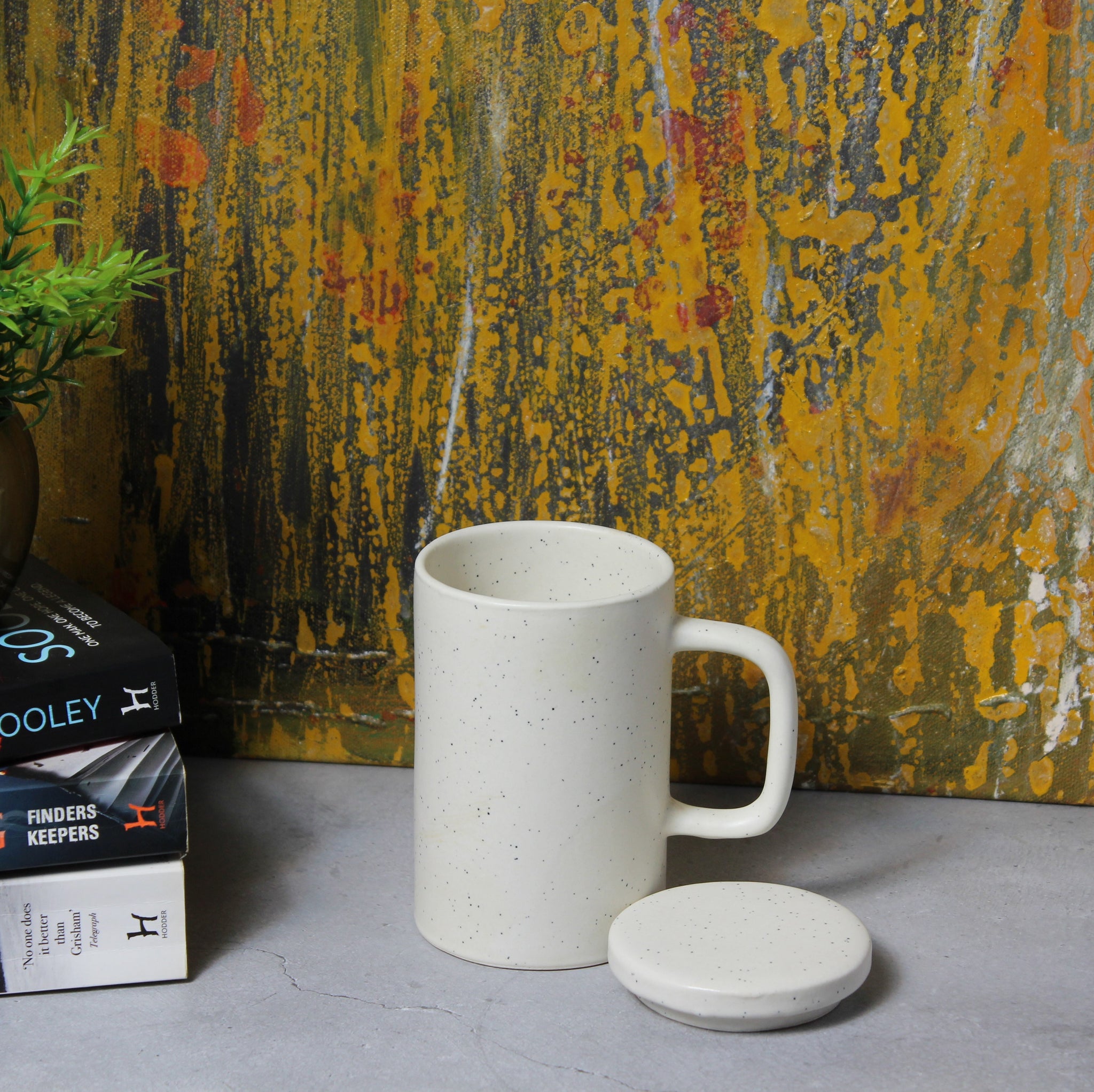 Ivory Mug with Removable Lid – Perfect for keeping it hot