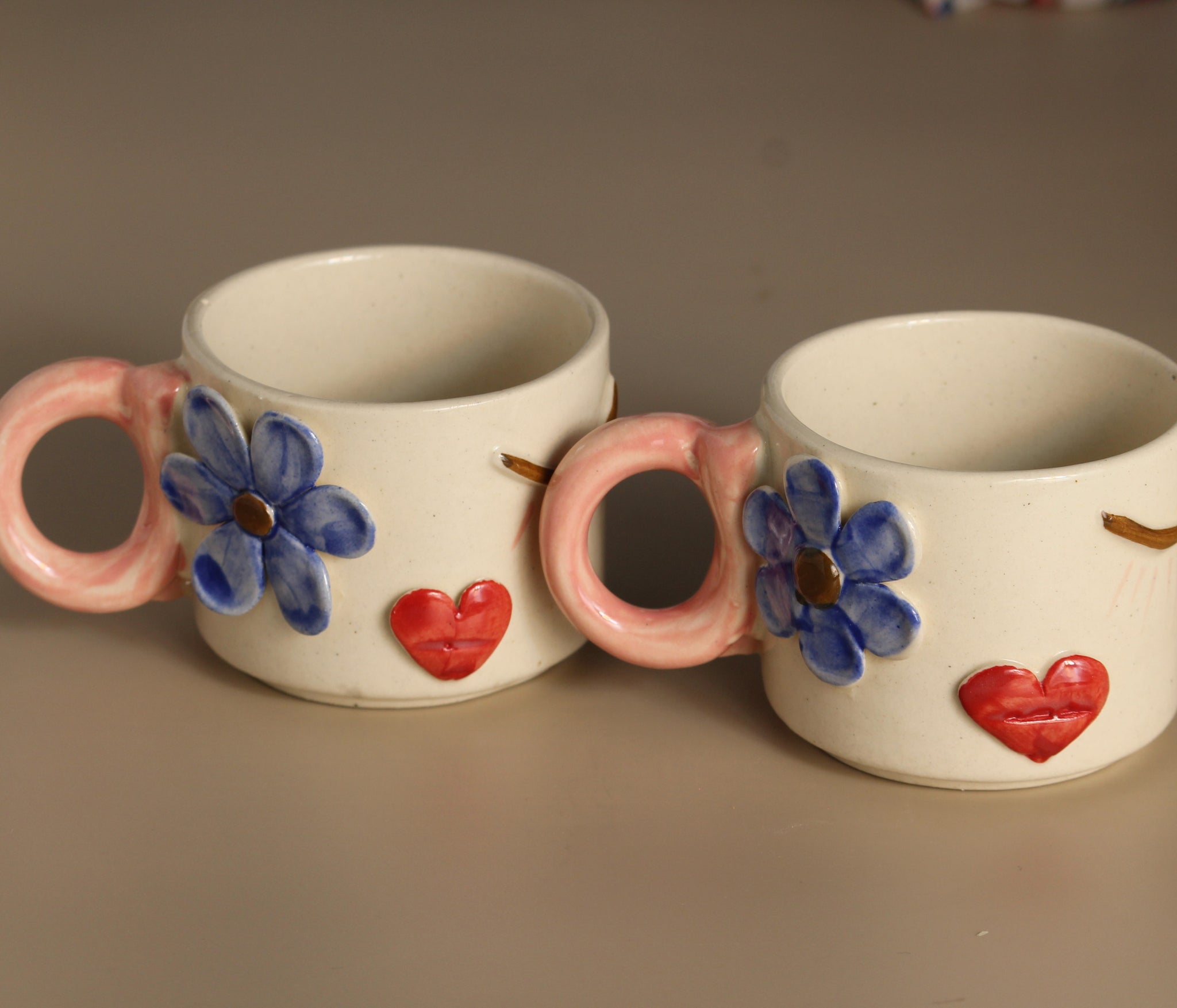 Daisy Blooms Mug Set- Embossed Design, Ivory