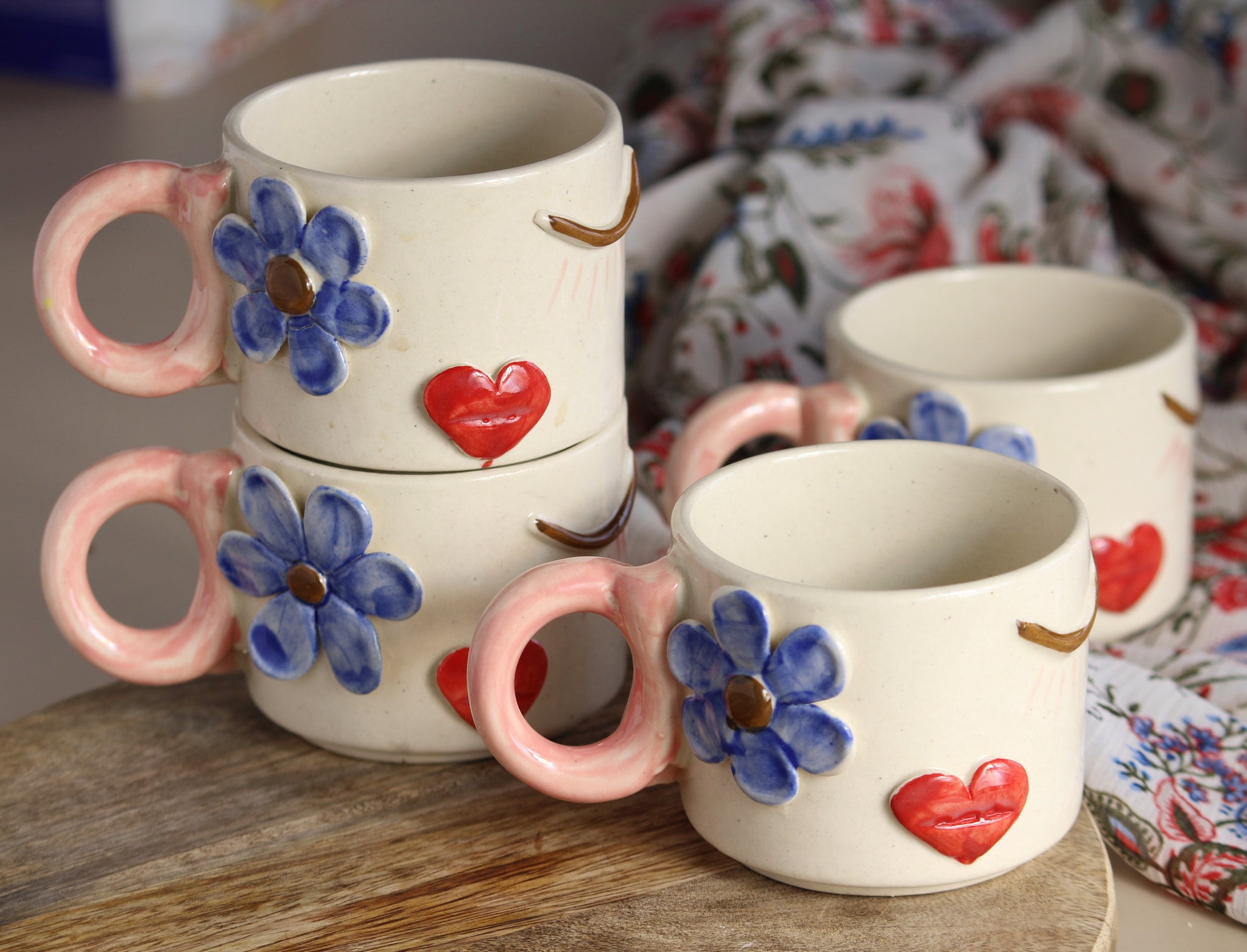 Daisy Blooms Mug Set- Embossed Design, Ivory