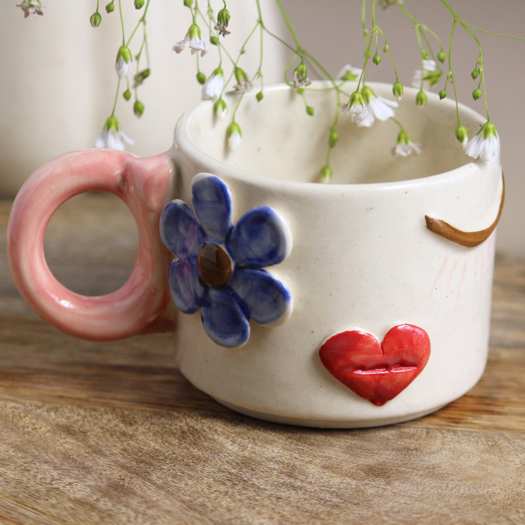 Daisy Blooms Mug Set- Embossed Design, Ivory