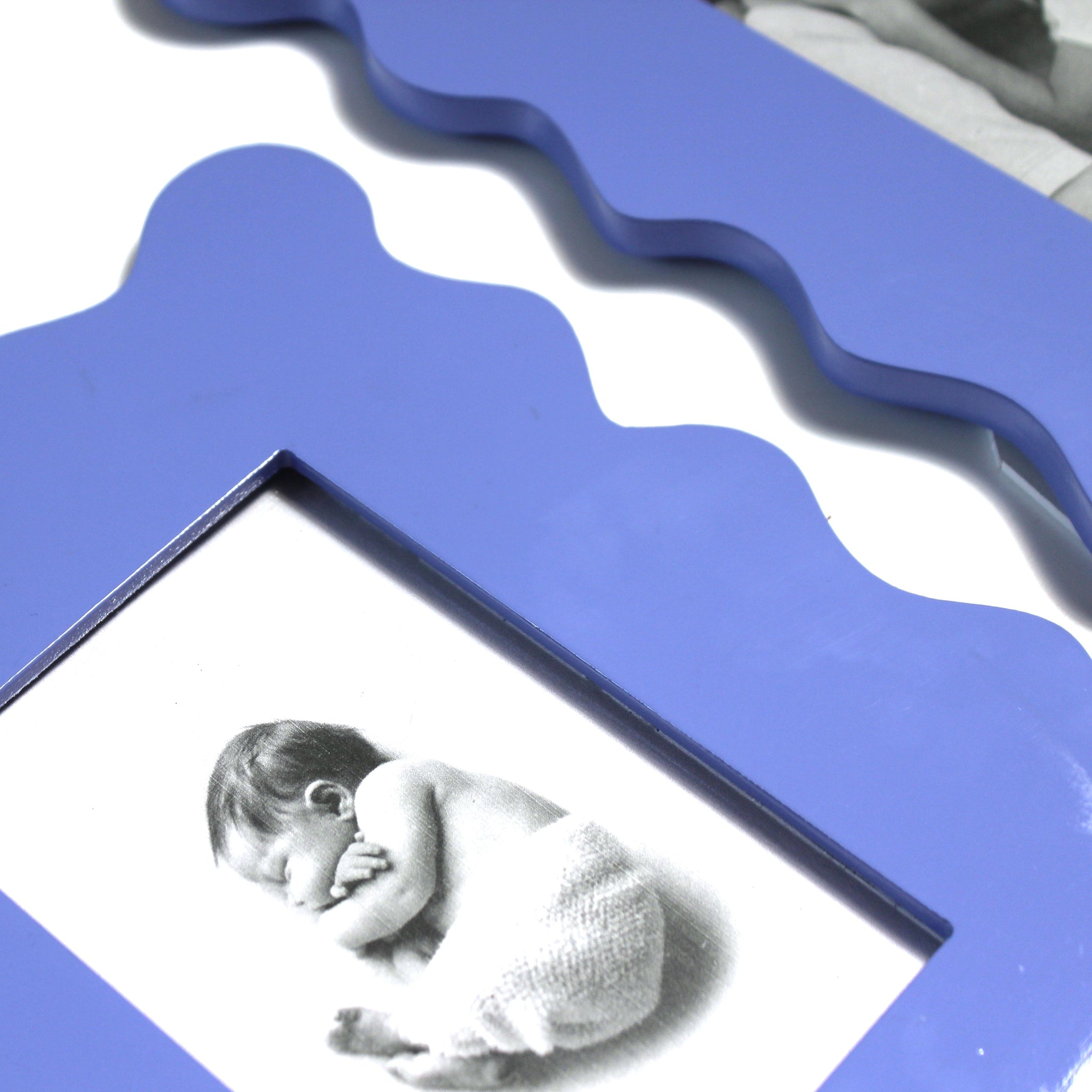 Hint of Pop Photo Frame: Cute & Curvy (Ice Blue)