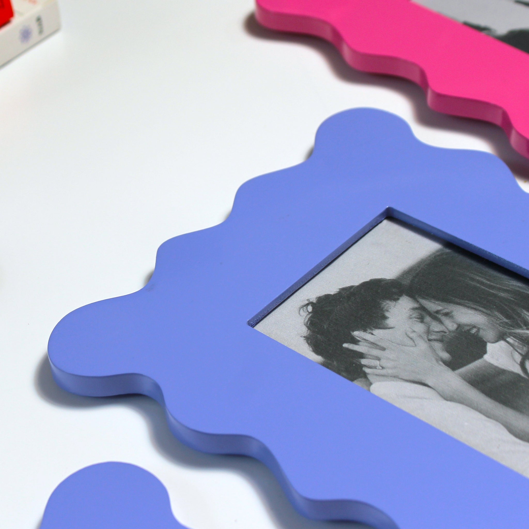 Hint of Pop Photo Frame: Cute & Curvy (Ice Blue)
