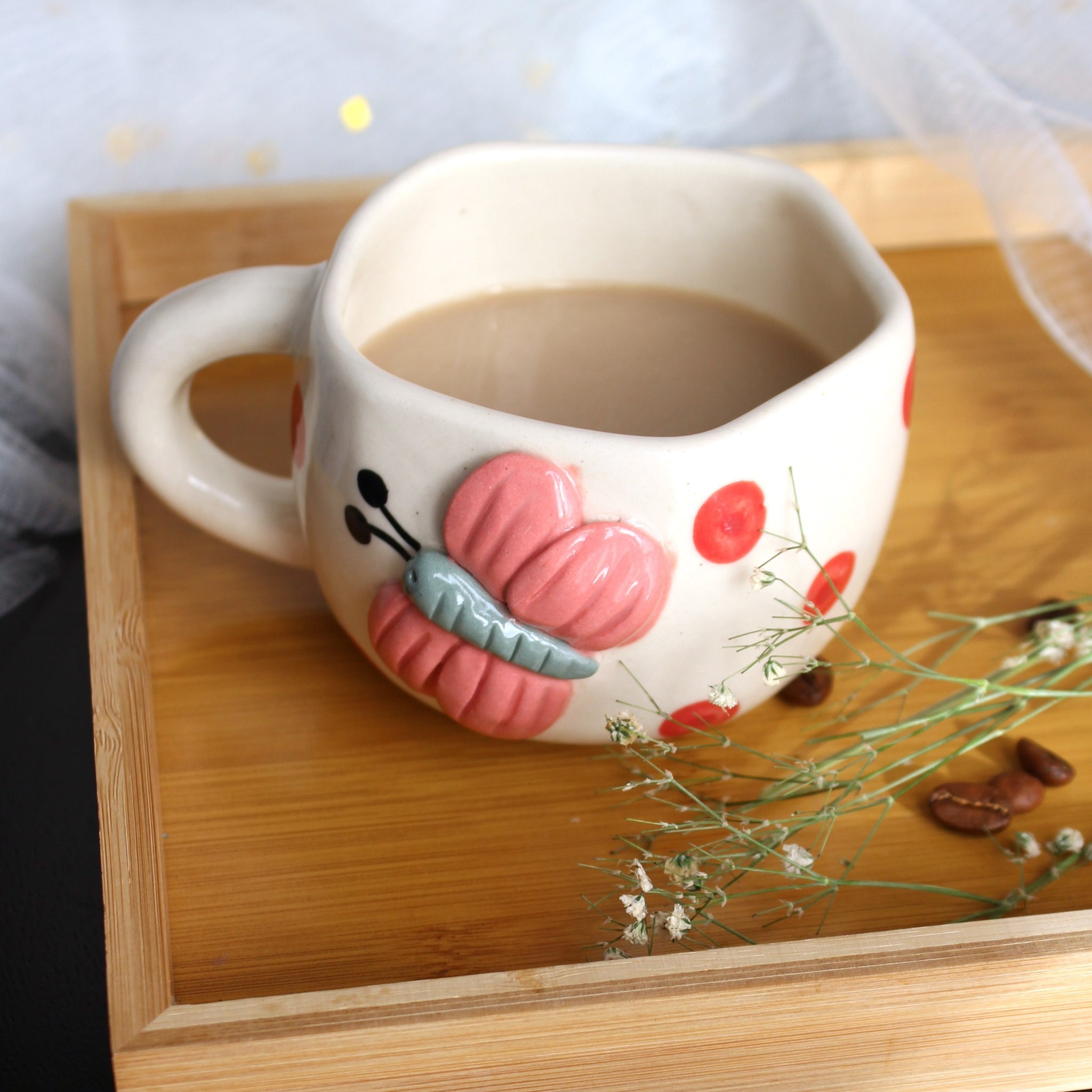 Bees Mug - Ceramic Mug for Tea, coffee & Milk Rituals